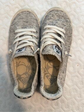 Roxy Heathered Light Gray and White Slip-On Sneakers